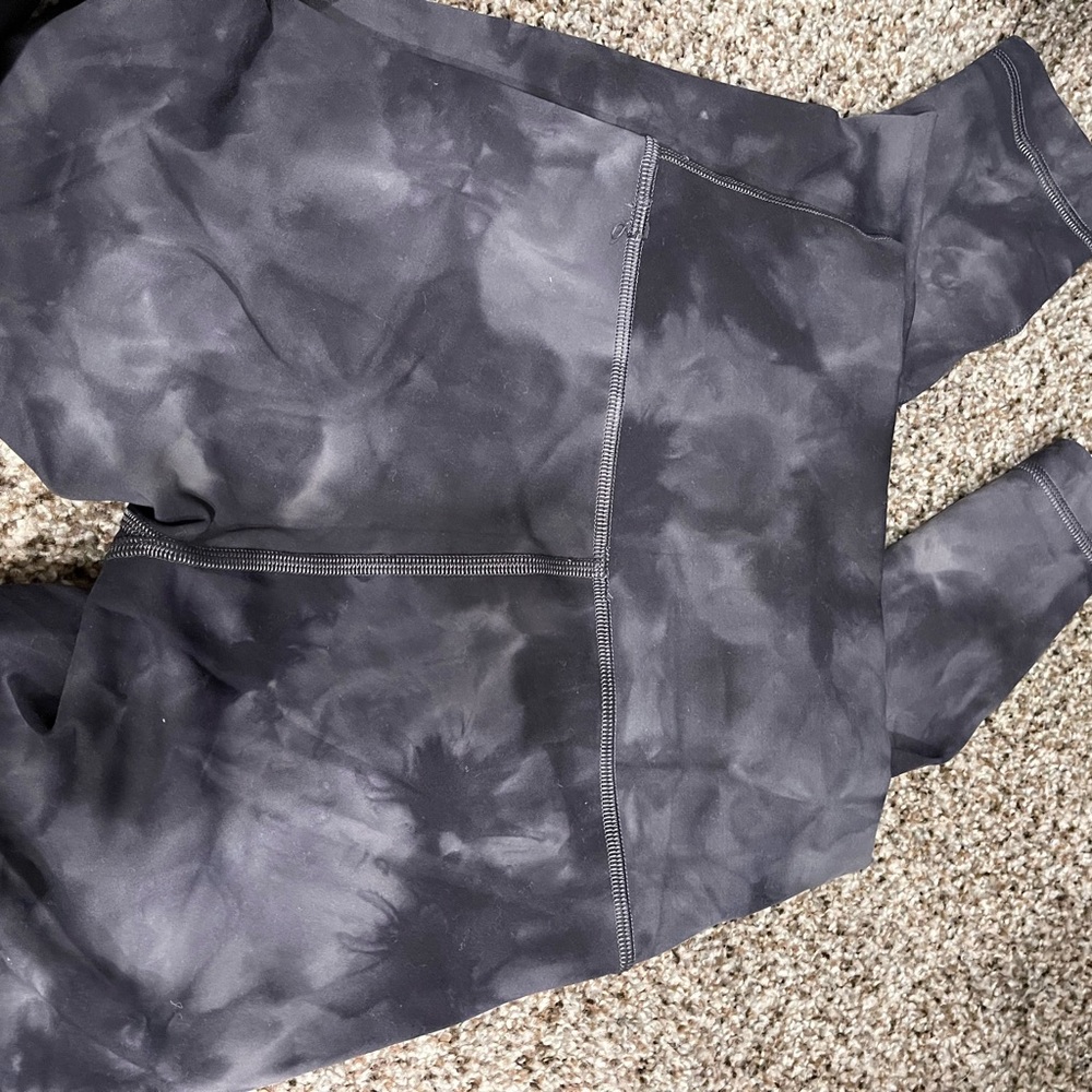 Lululemon Cropped Leggings - Picture 4 of 4